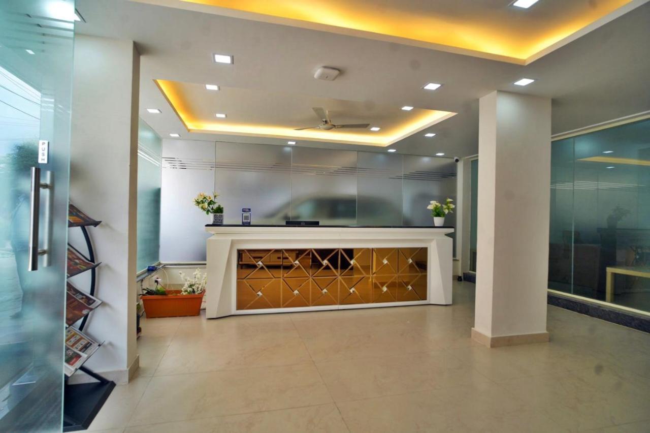 Hotel Sterling Inn Bangalore International Airport Yelahanka Luaran gambar